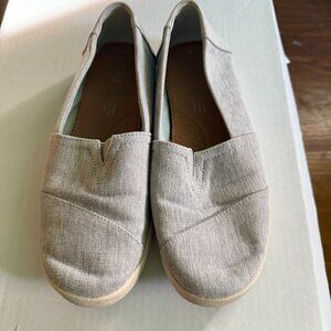 TOMS shoes